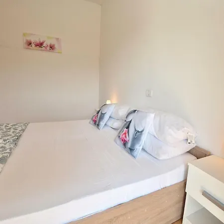 Four Bedroom In Smarje 아파트 Šmarje pri Jelšah