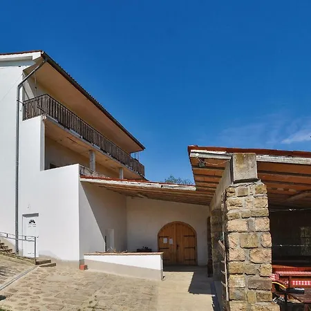 Four Bedroom In Smarje Smarje pri Jelsah