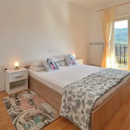 Four Bedroom In Smarje